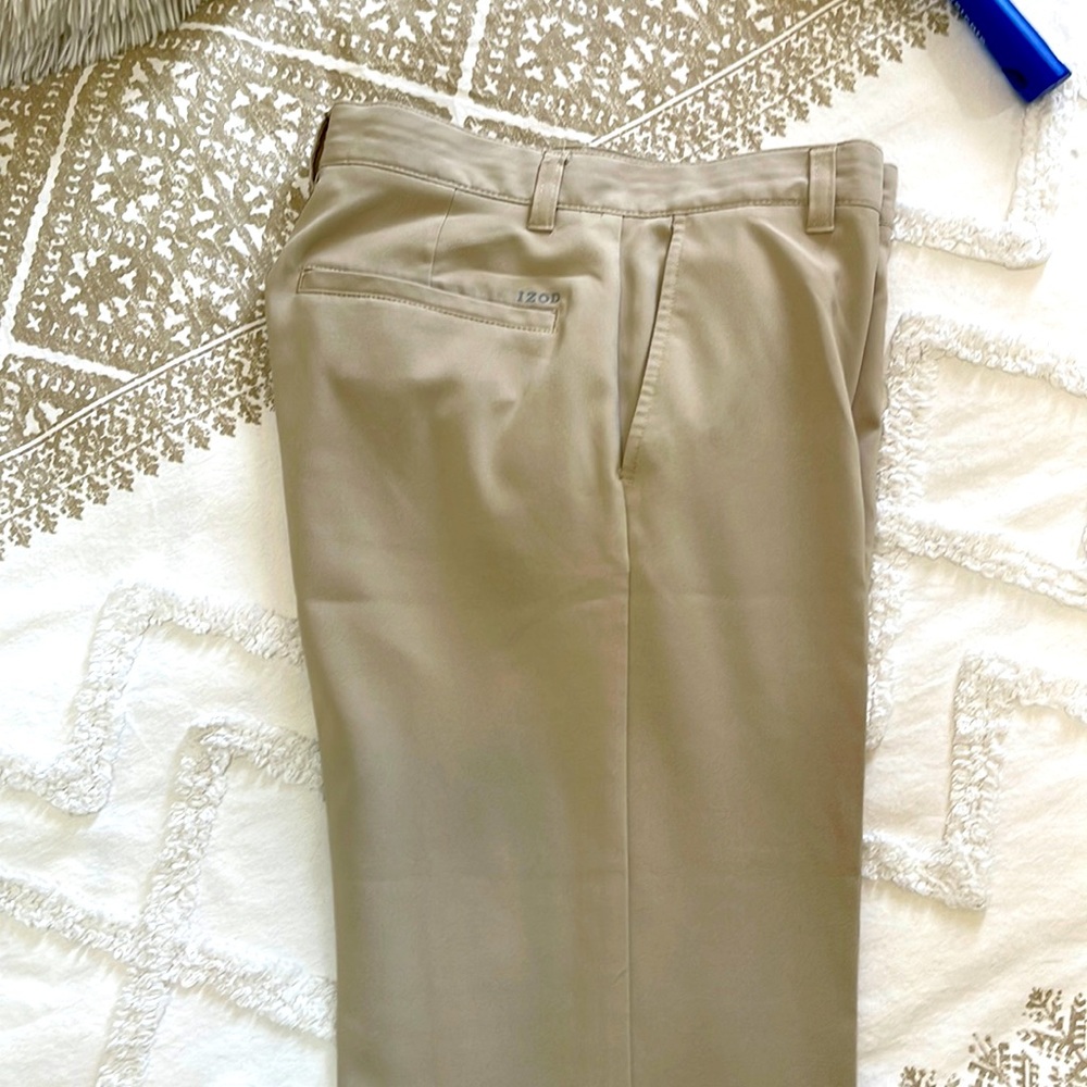 IZOD Men's Flat Front Traditional Slim Fit Basic Microtwill Golf Pant,Size 30x34